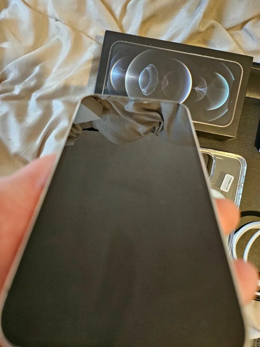 Iphone 12 pro + apple watch se gps - Image 3