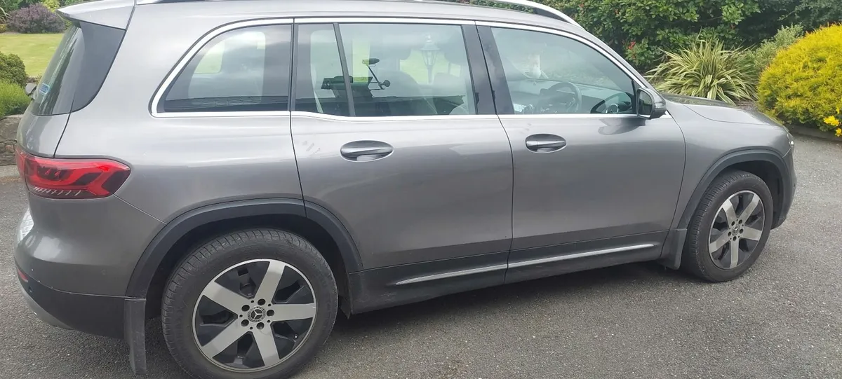 Mercedes-Benz GLB 2021 - Image 4