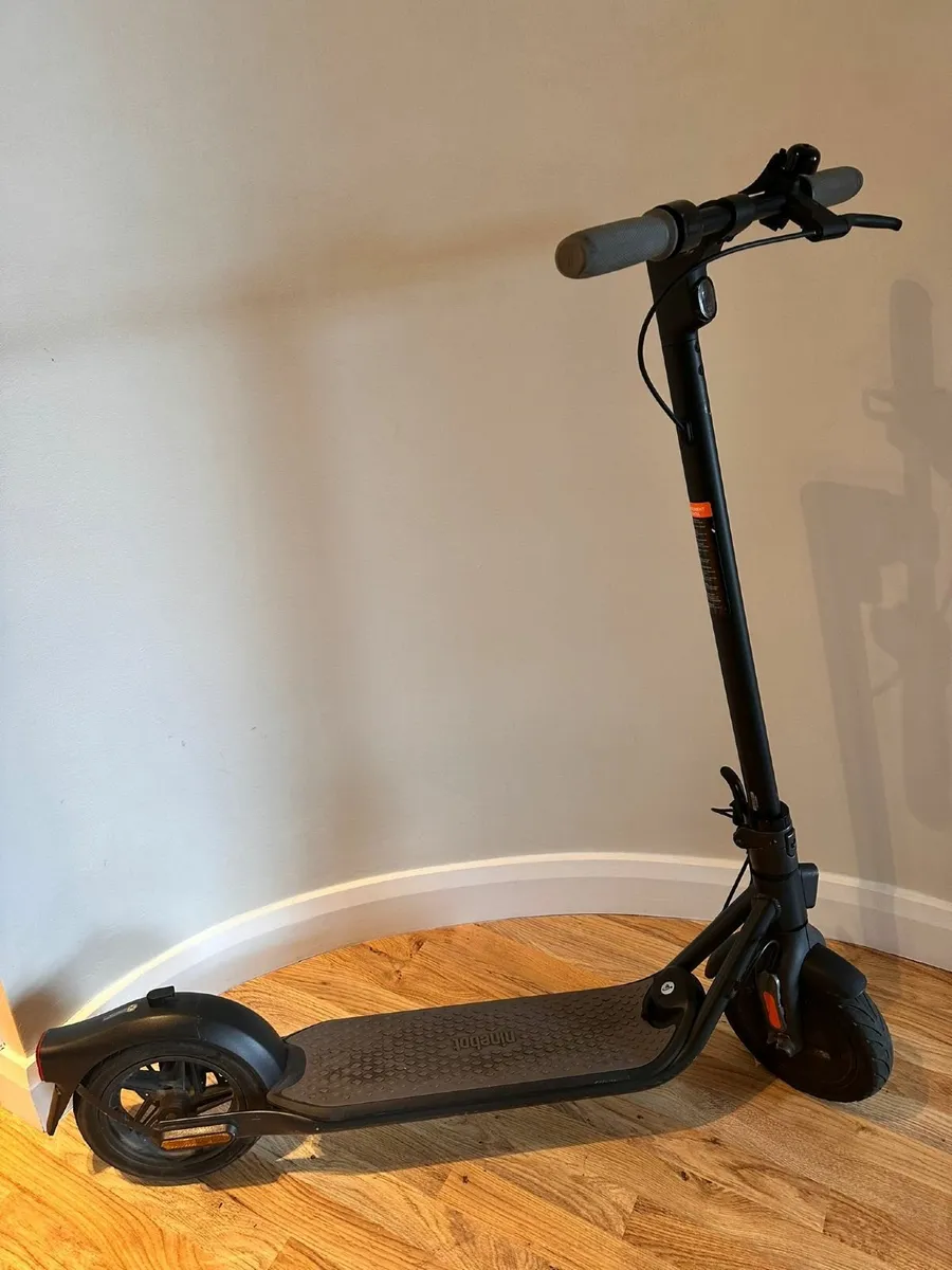 E-Scooter - Ninebot F25e - Image 2