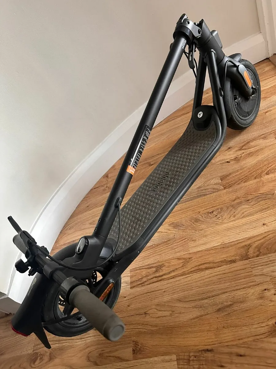 E-Scooter - Ninebot F25e - Image 3