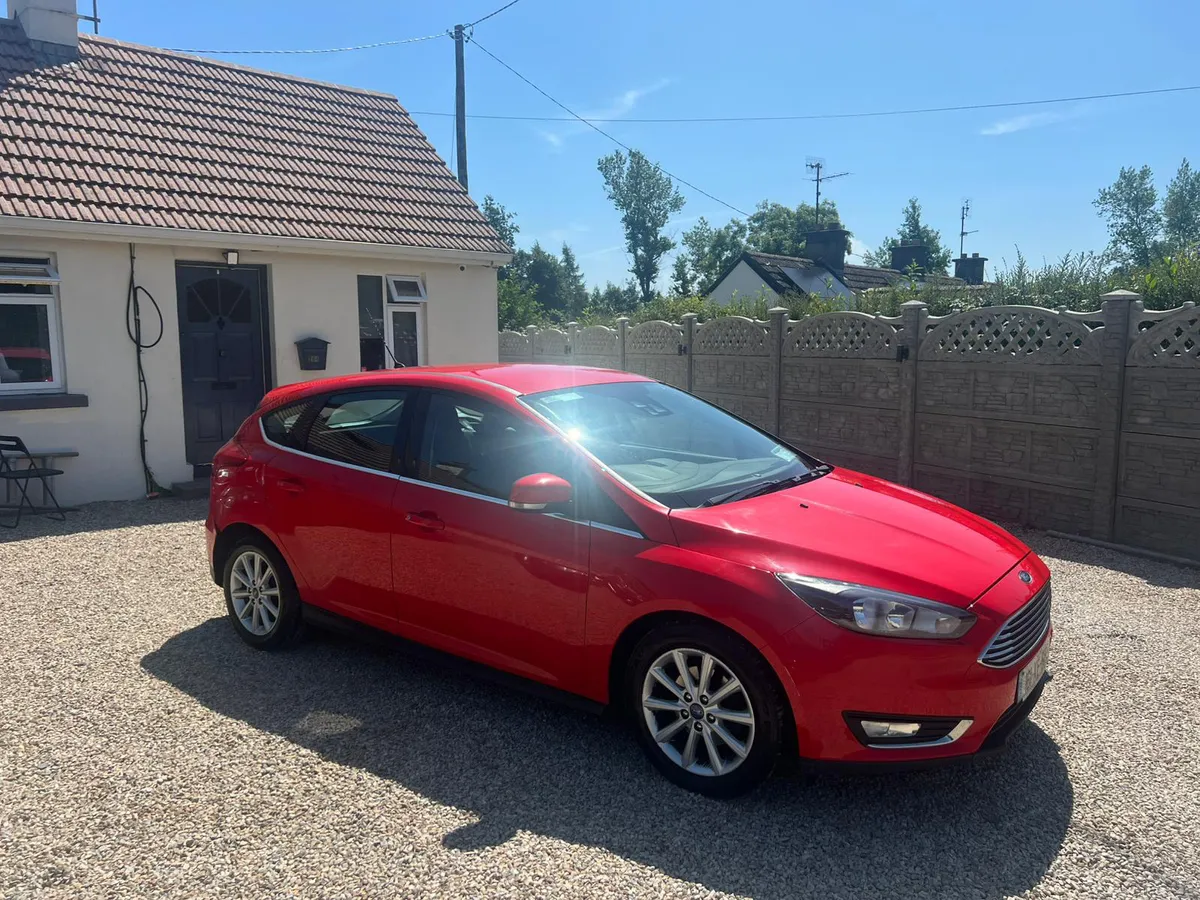 2016 FORD FOCUS 1 OWNER - Image 1