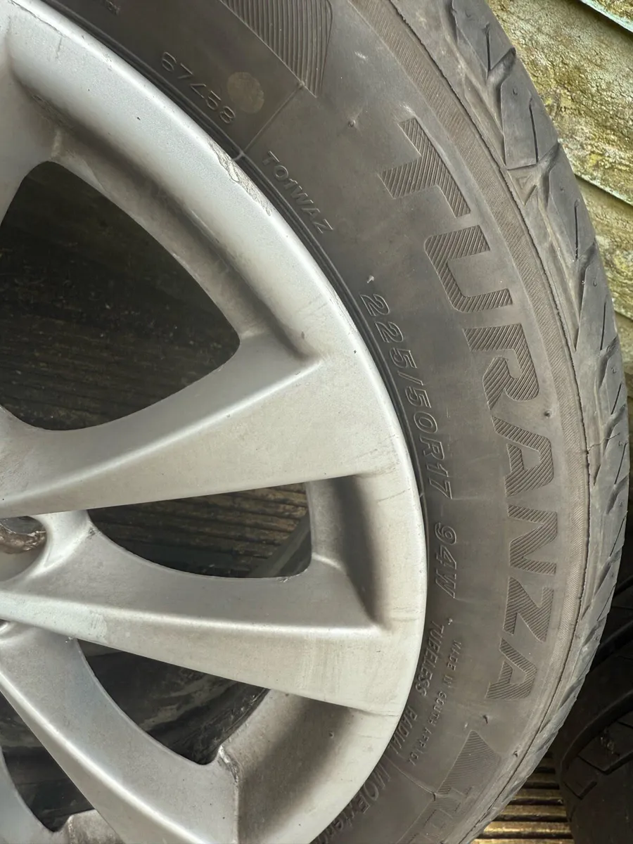 Bmw 17 inch alloys and tyres - Image 3