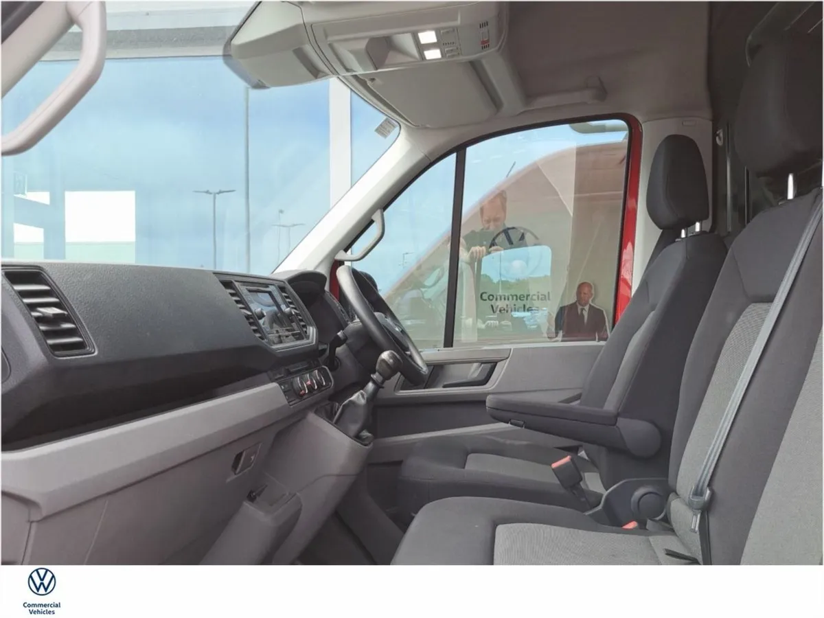 Volkswagen Crafter Crafter T 35 MWB 177BHP M6F 5DR - Image 4