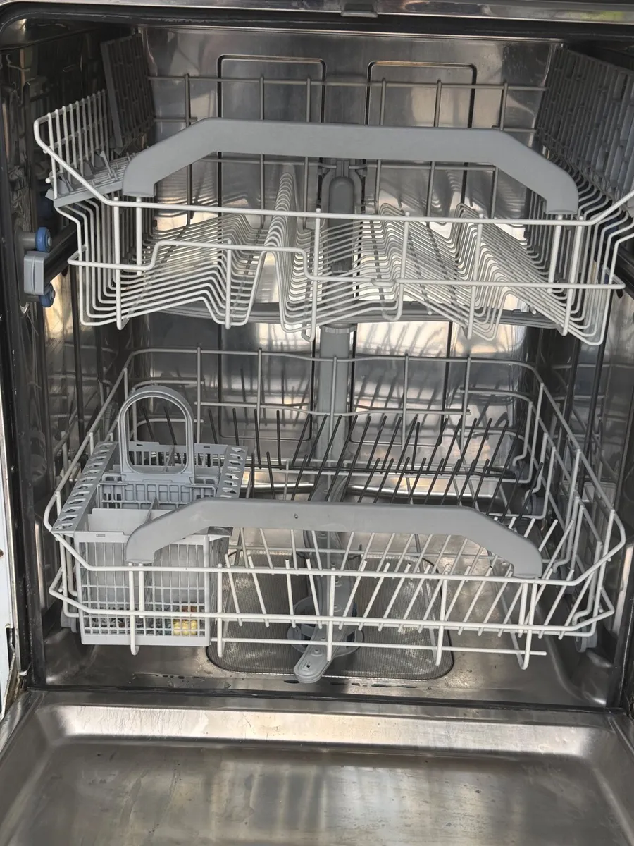 Hot point Dishwasher - Image 3