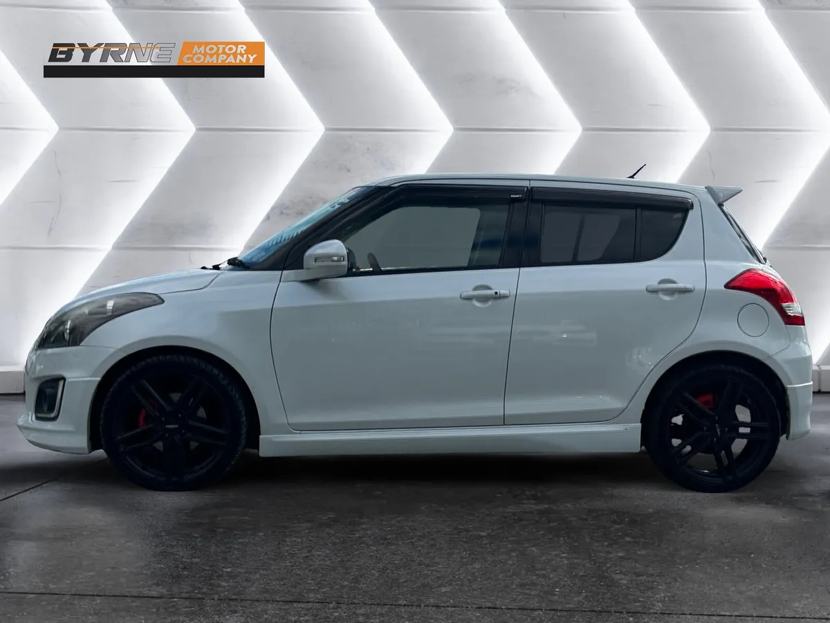 SUZUKI SWIFT RS 1.2 AUTO, 2014 - Image 2