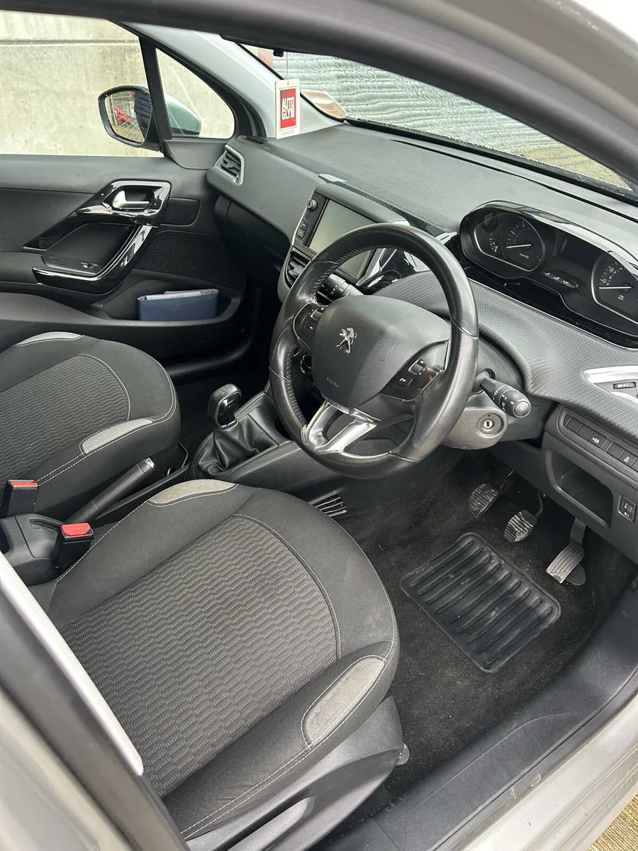 2016 Peugeot 208 - Image 4
