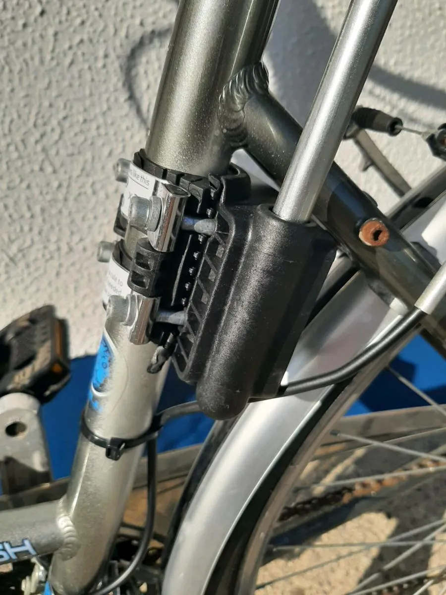 Bike and baby seat - Image 4