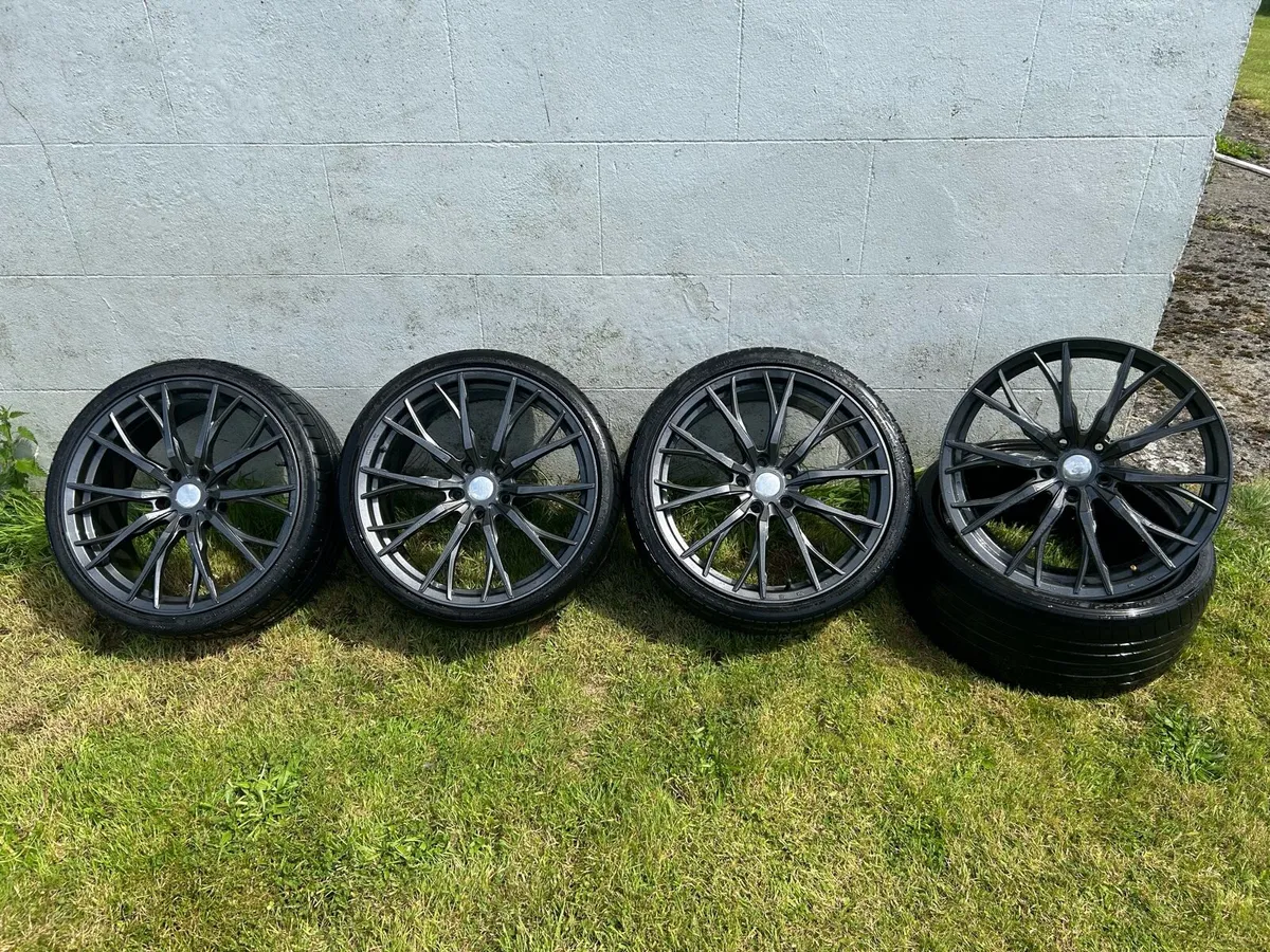21 inch Alloys and Tyres off BMW - Image 1
