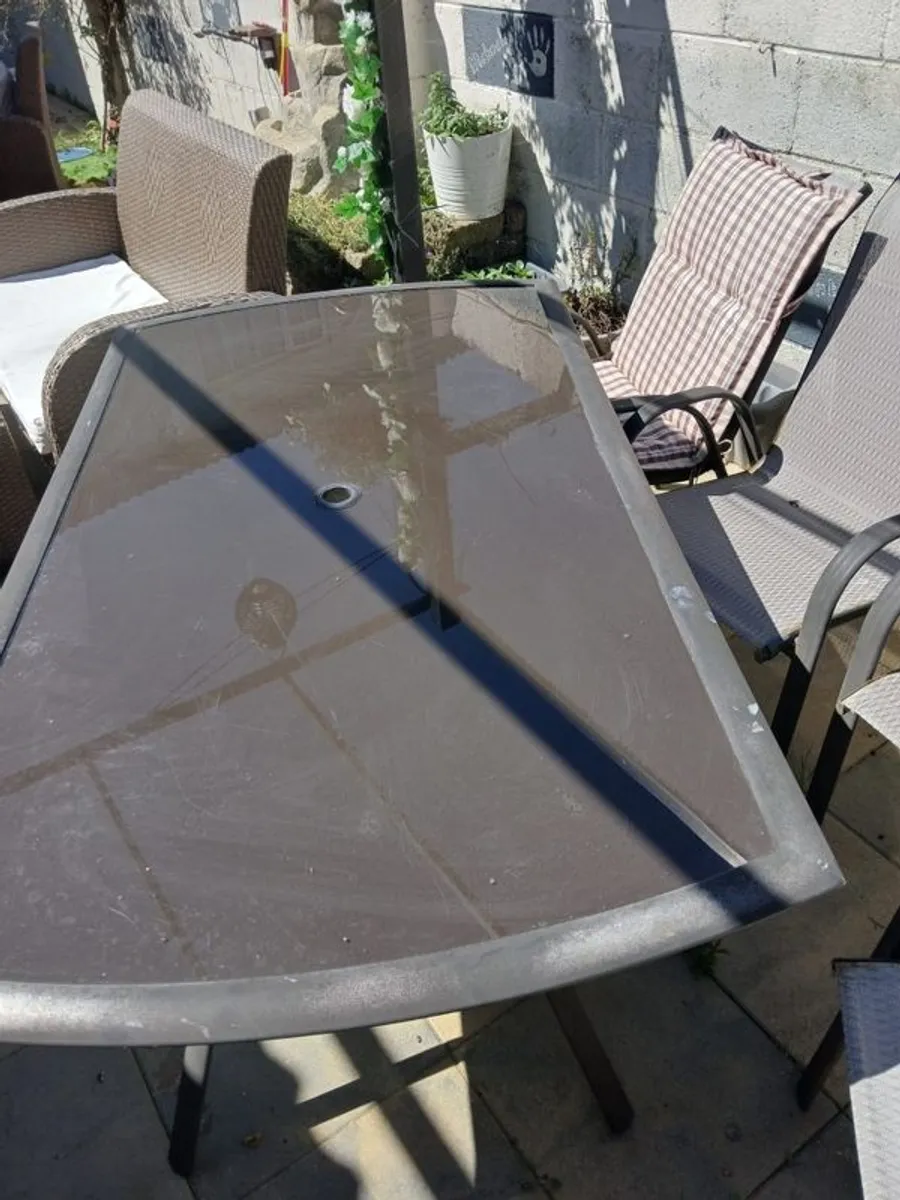 free garden table and chairs