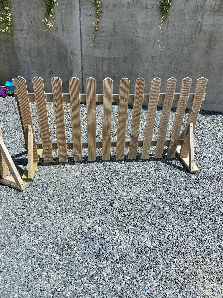 Mobile Wooden Fences - Image 1