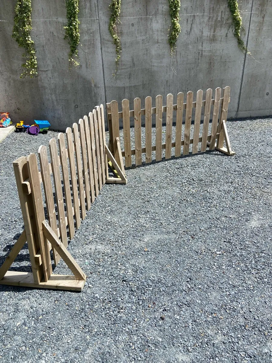 Mobile Wooden Fences - Image 2