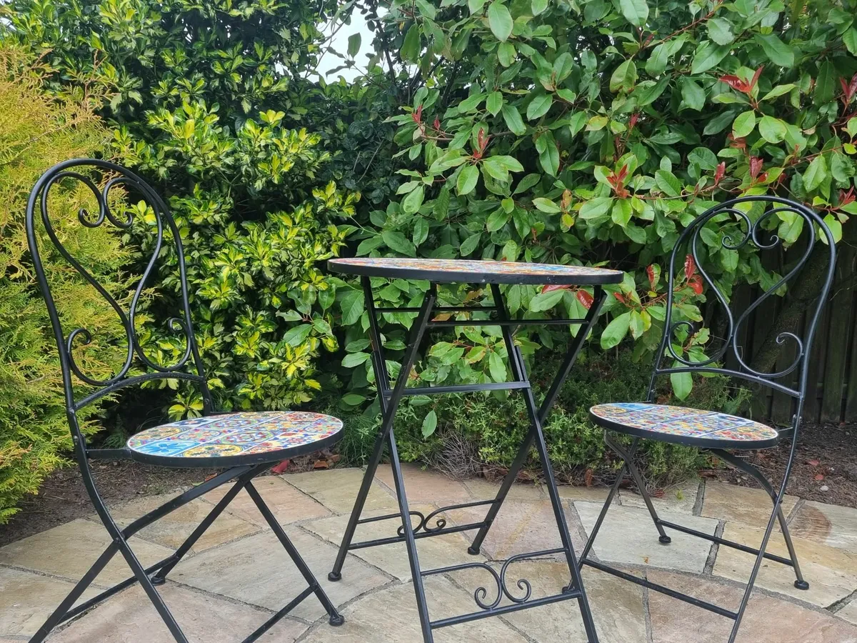 Garden furniture - Image 1