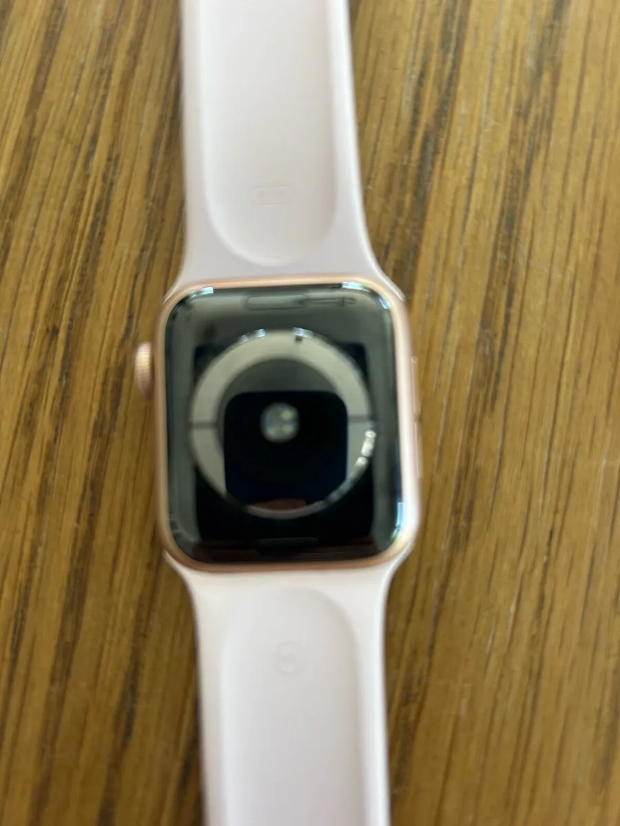 Apple Watch Series 5 - 40 mm rose gold - Image 3