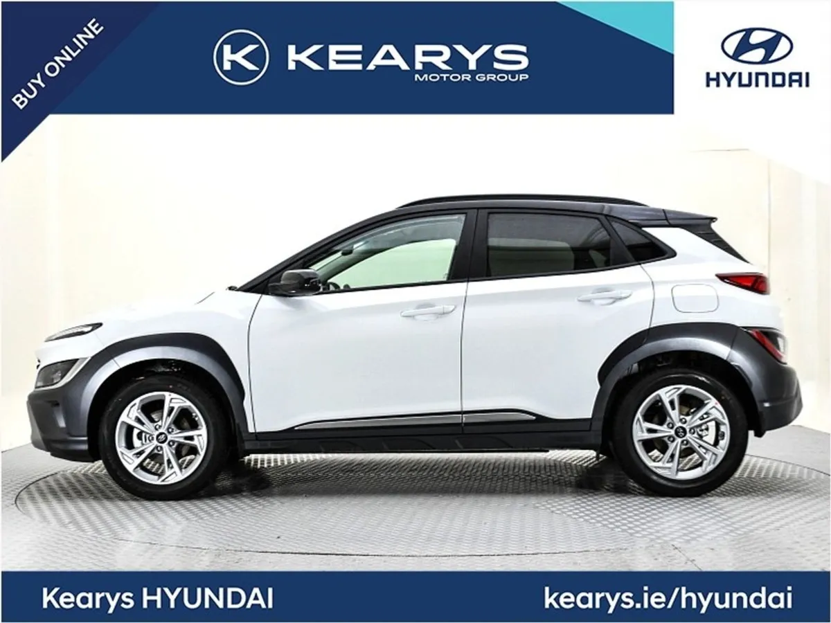Hyundai Kona Executive 2 Tone  Low KM - Image 4