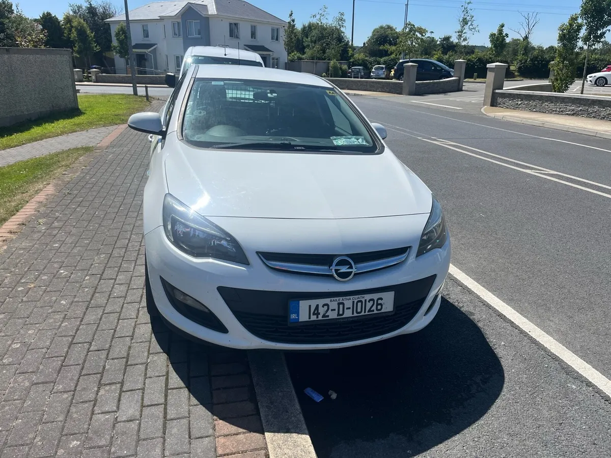 Van - Image 2