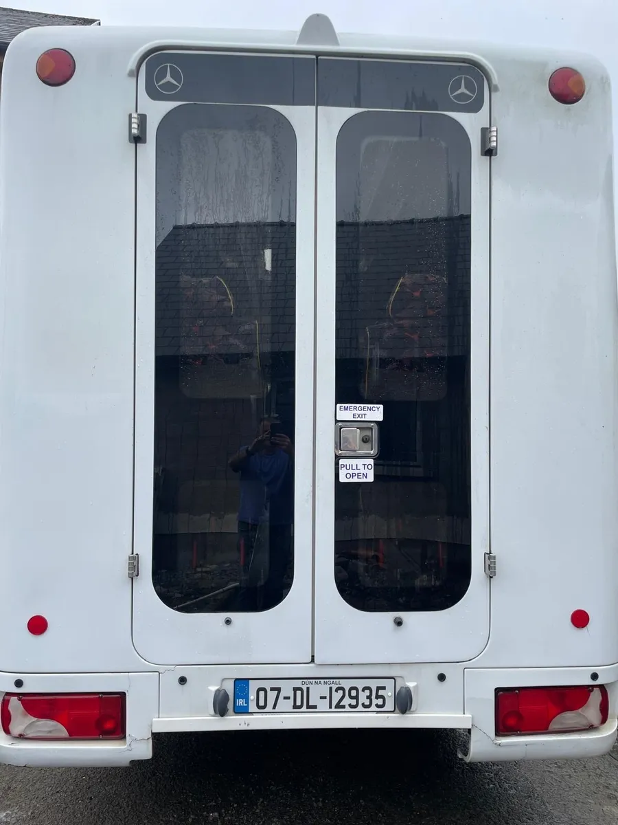 Bus - Image 3