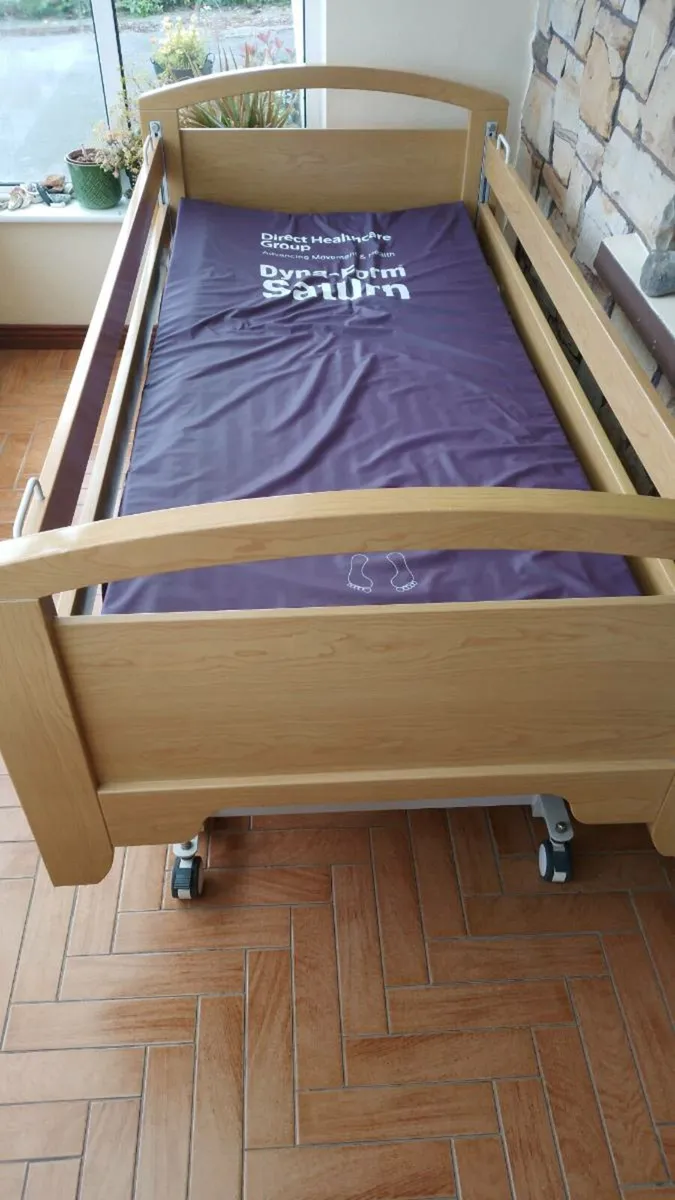 Medical Electric bed - Image 1