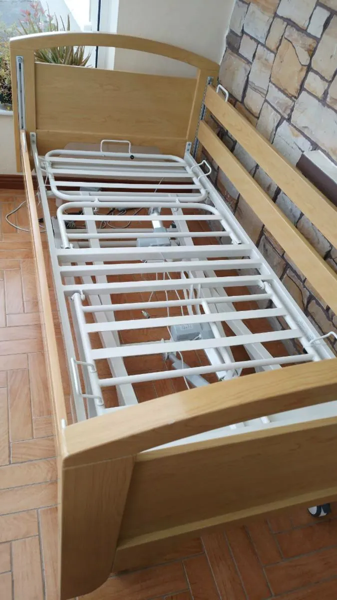 Medical Electric bed - Image 2