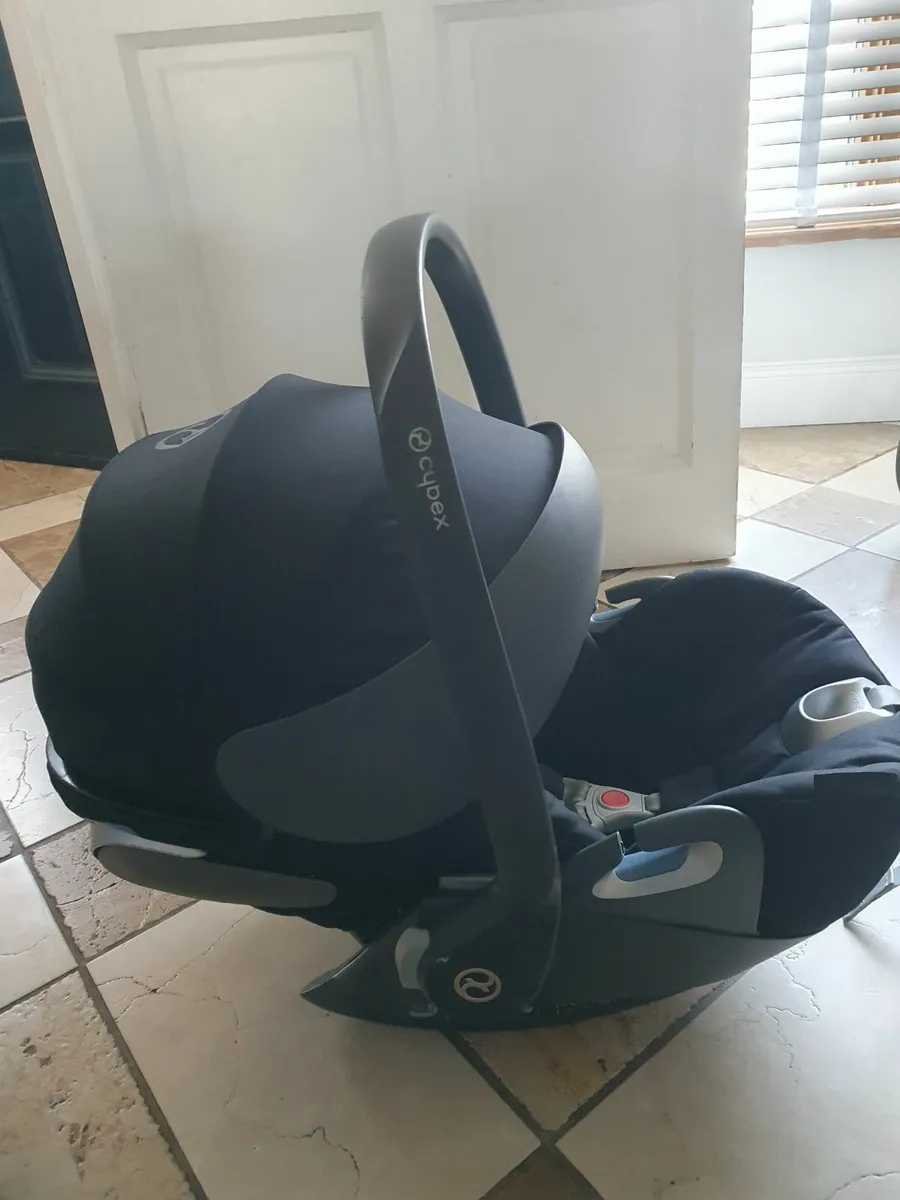Cybex Cloud Z Car Seat - Image 1