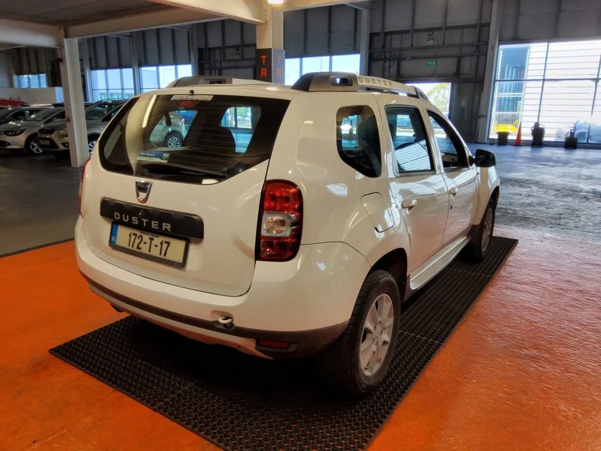 Dacia Duster 1.5 dCi 110 EDC Signature - Image 3