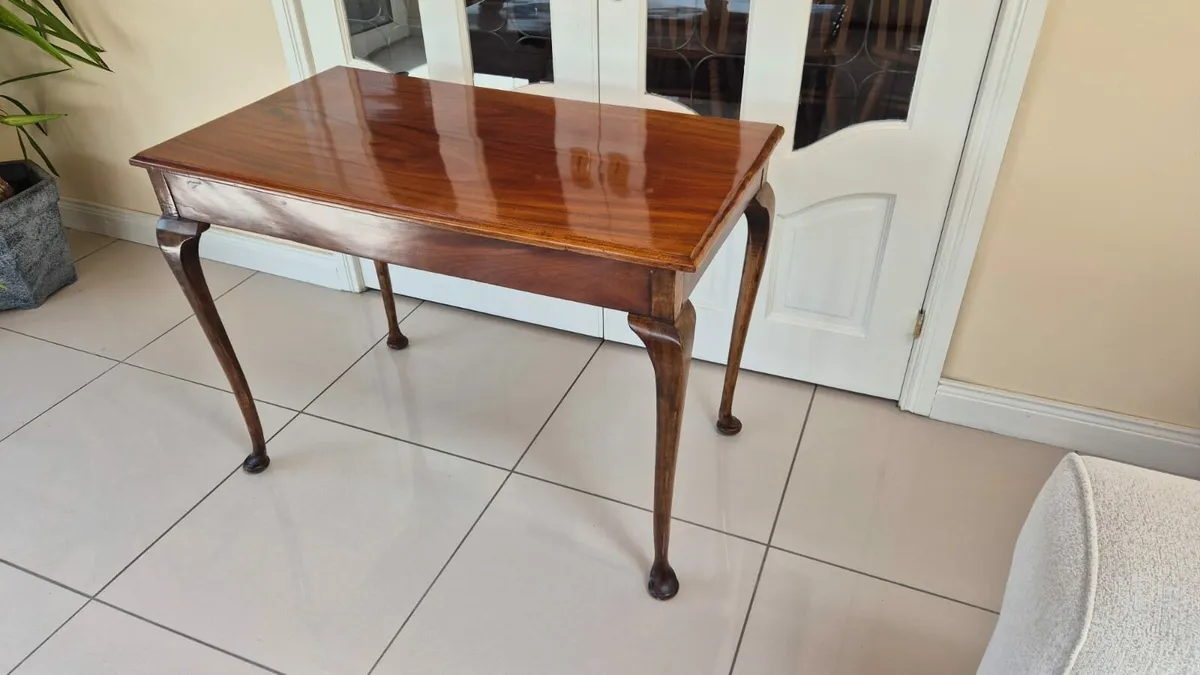 Mahogany table - Image 1