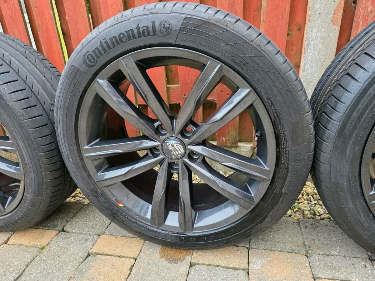 Vw passat wheels R18 and back bumper splitter - Image 4