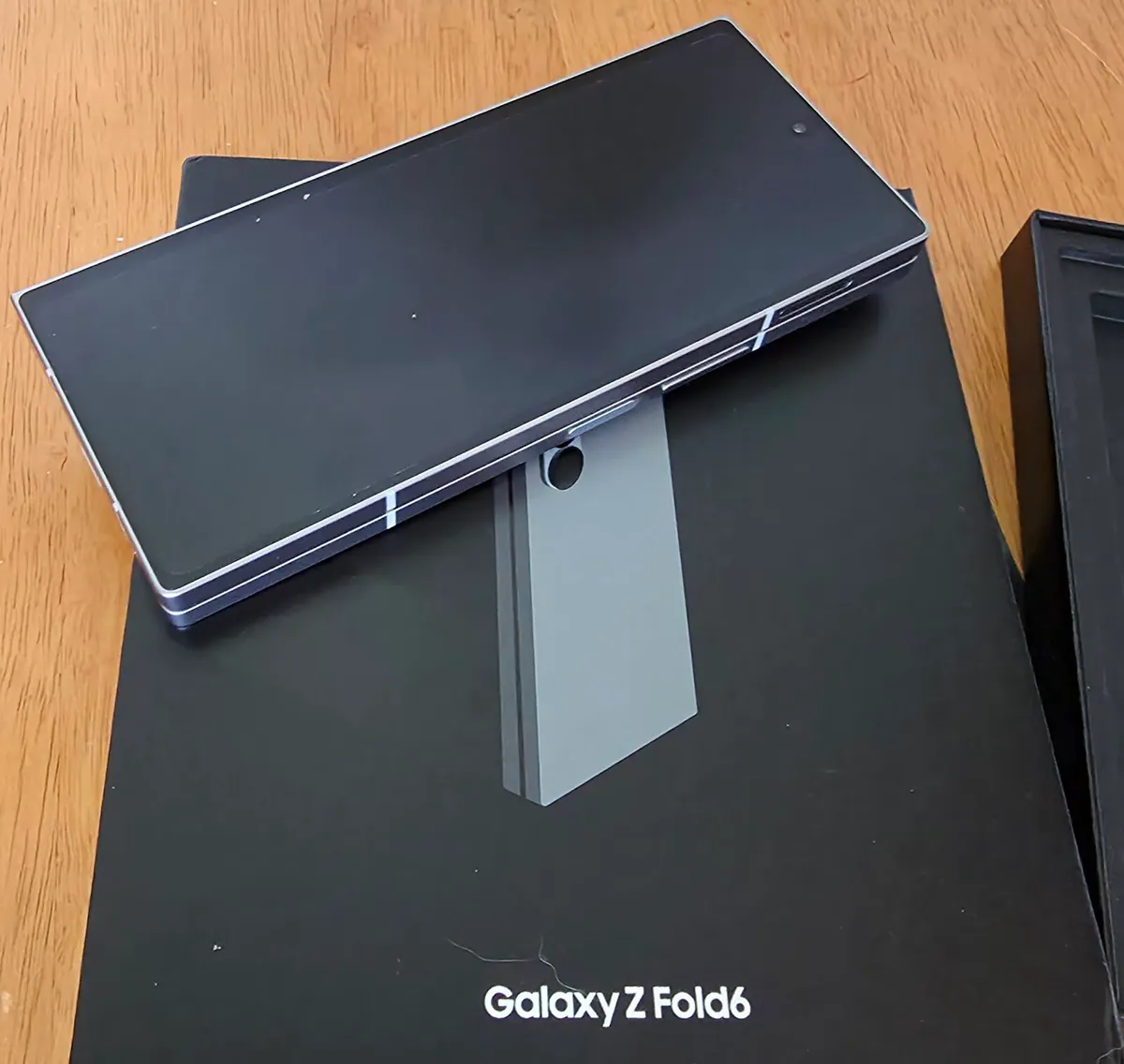 Samsung Fold 6 256gb - Image 2