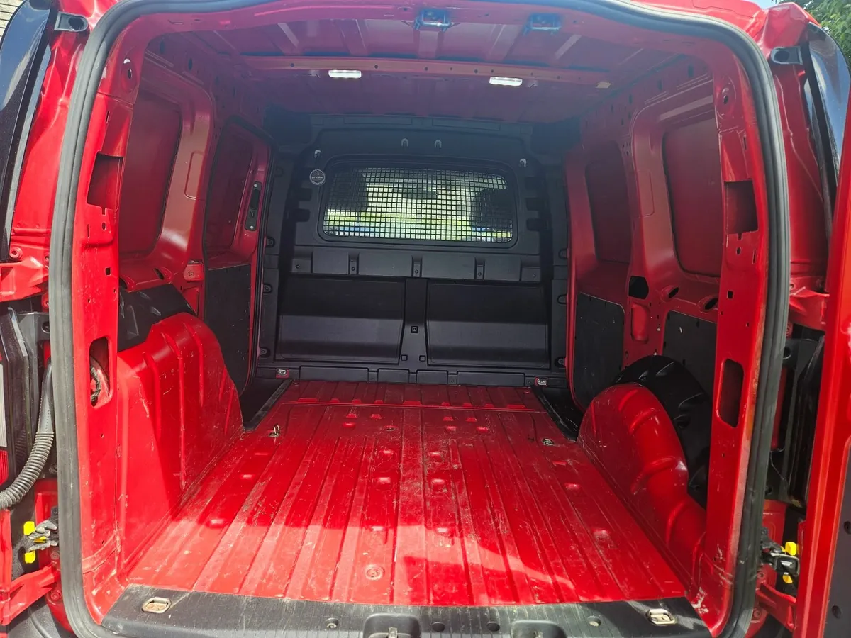 Volkswagen Caddy 2022 - Image 4