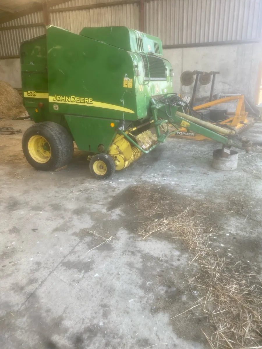 John Deere baler - Image 1