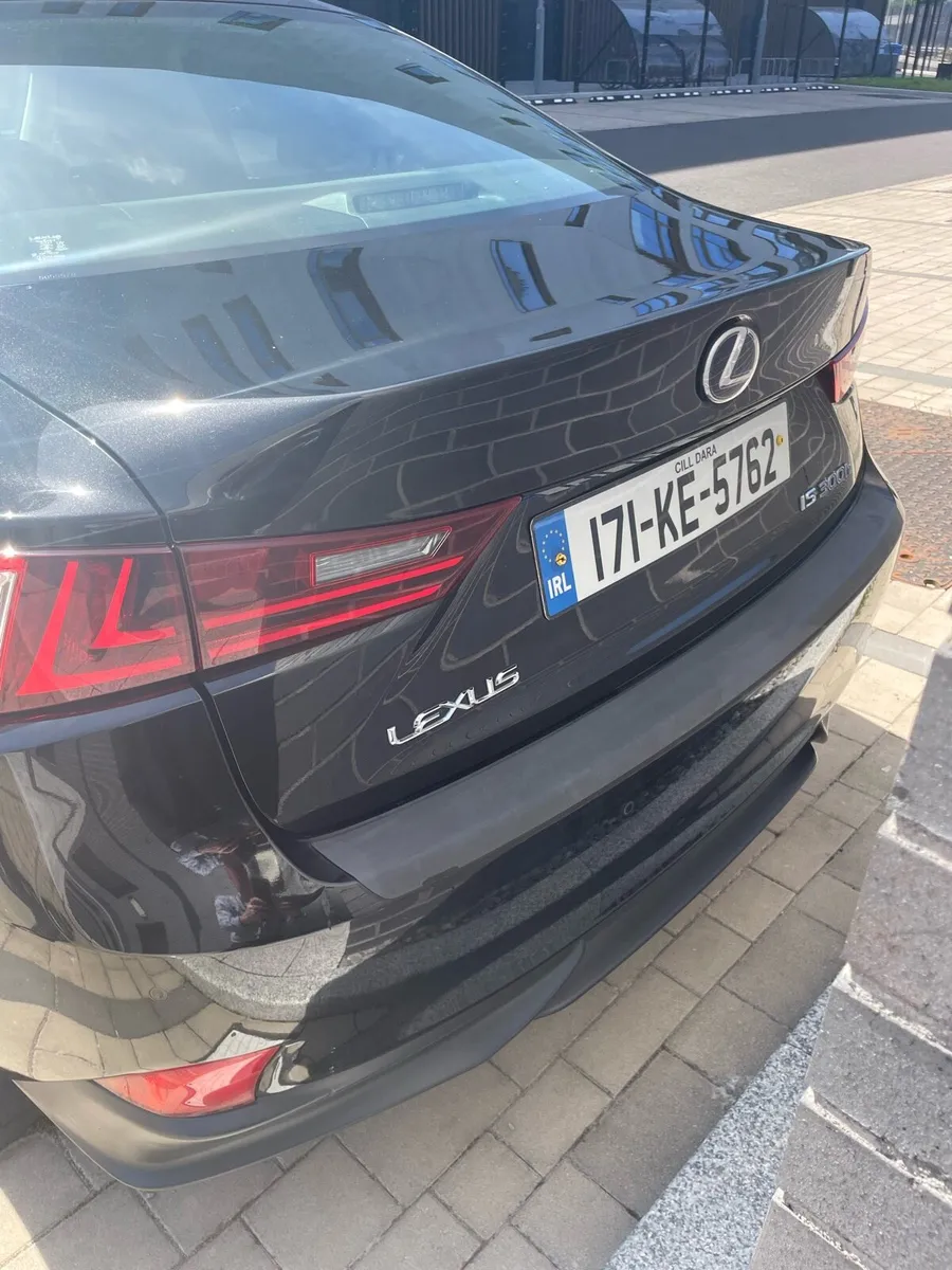 Lexus IS 2017 - Image 3