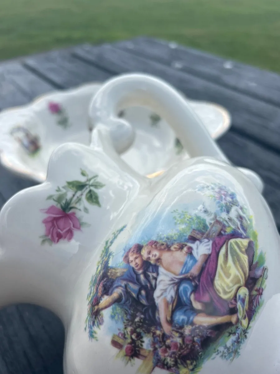 Staffordshire 2 piece bathroom set - Image 3