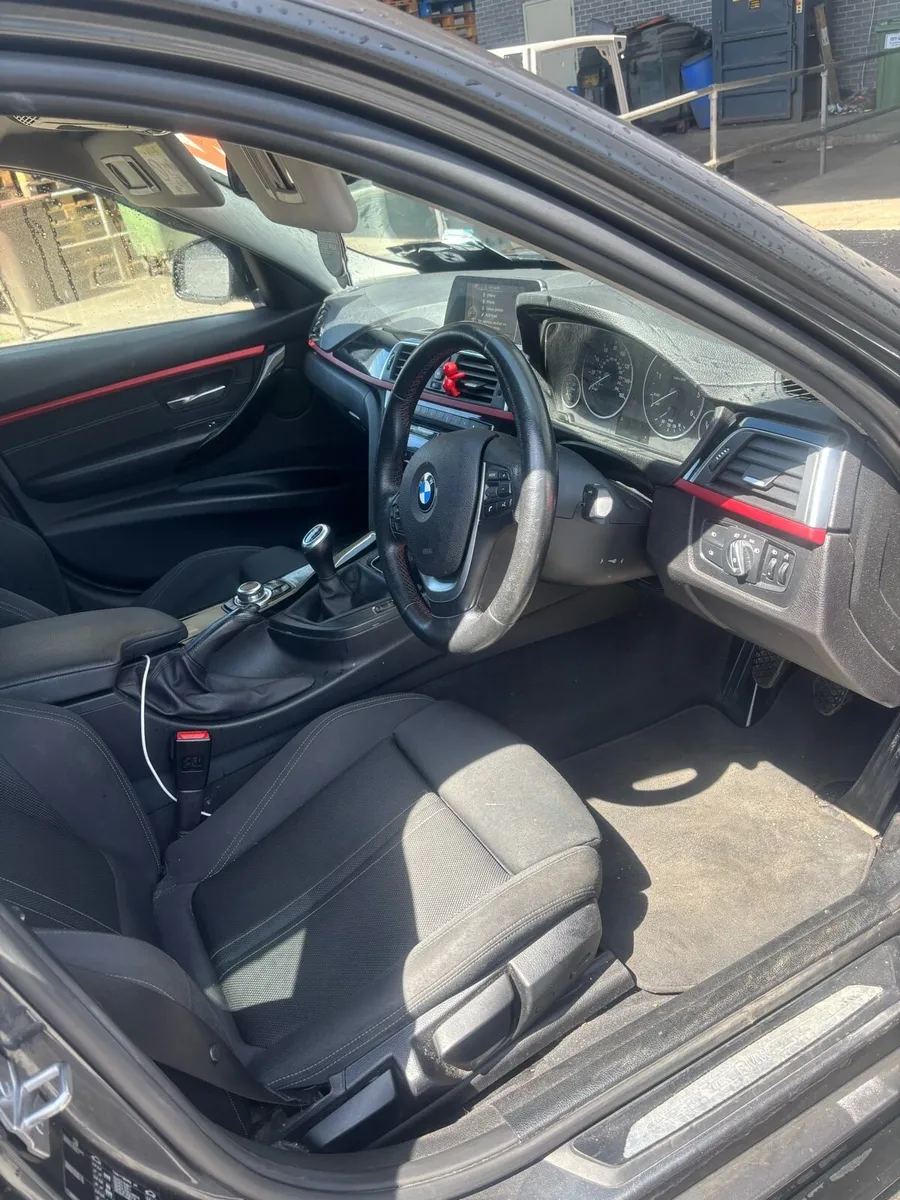 BMW 318d 2017 mineral grey - Image 4