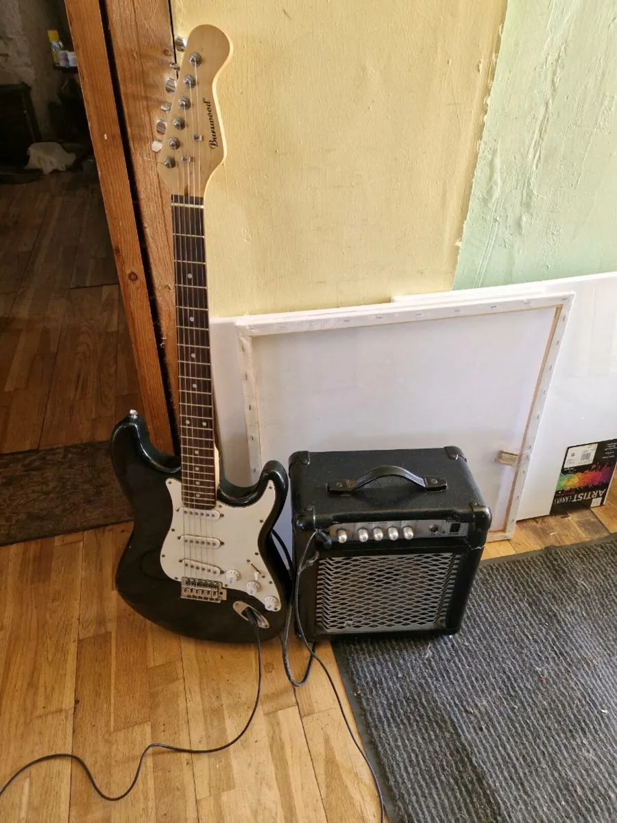 Electric guitar and amp - Image 2