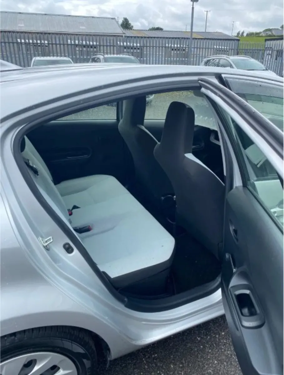 Toyota Aqua 1.5 - Image 4