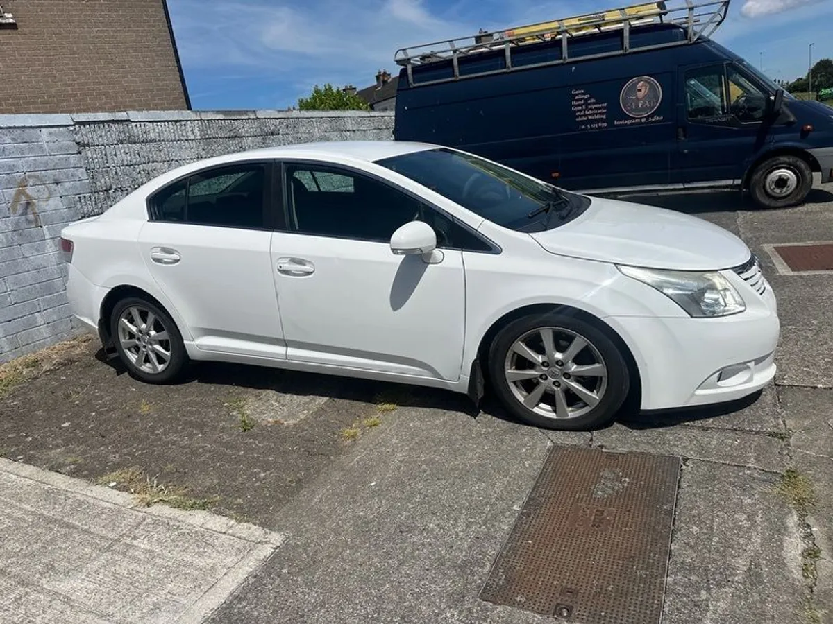 2011 Toyota Avensis - Image 2