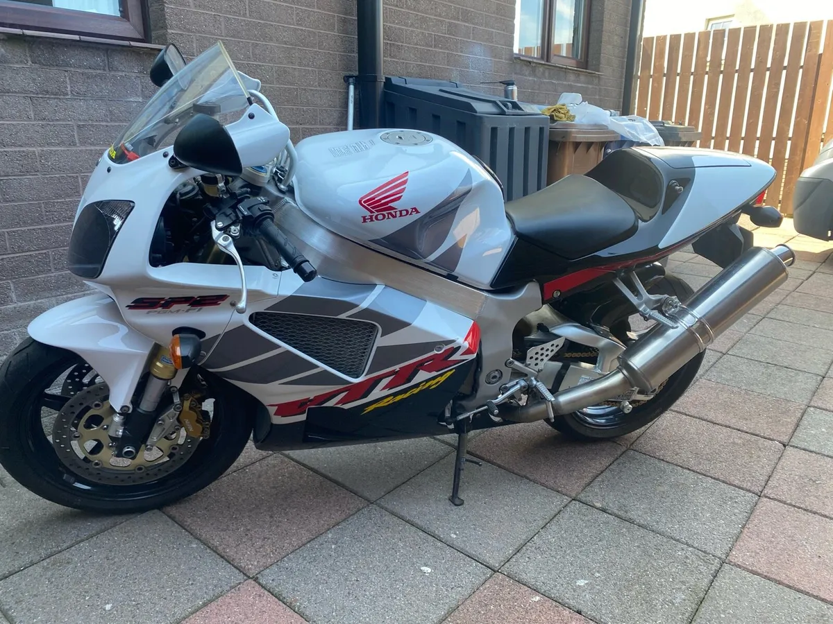 Honda VTR1000 SP2 - Image 2
