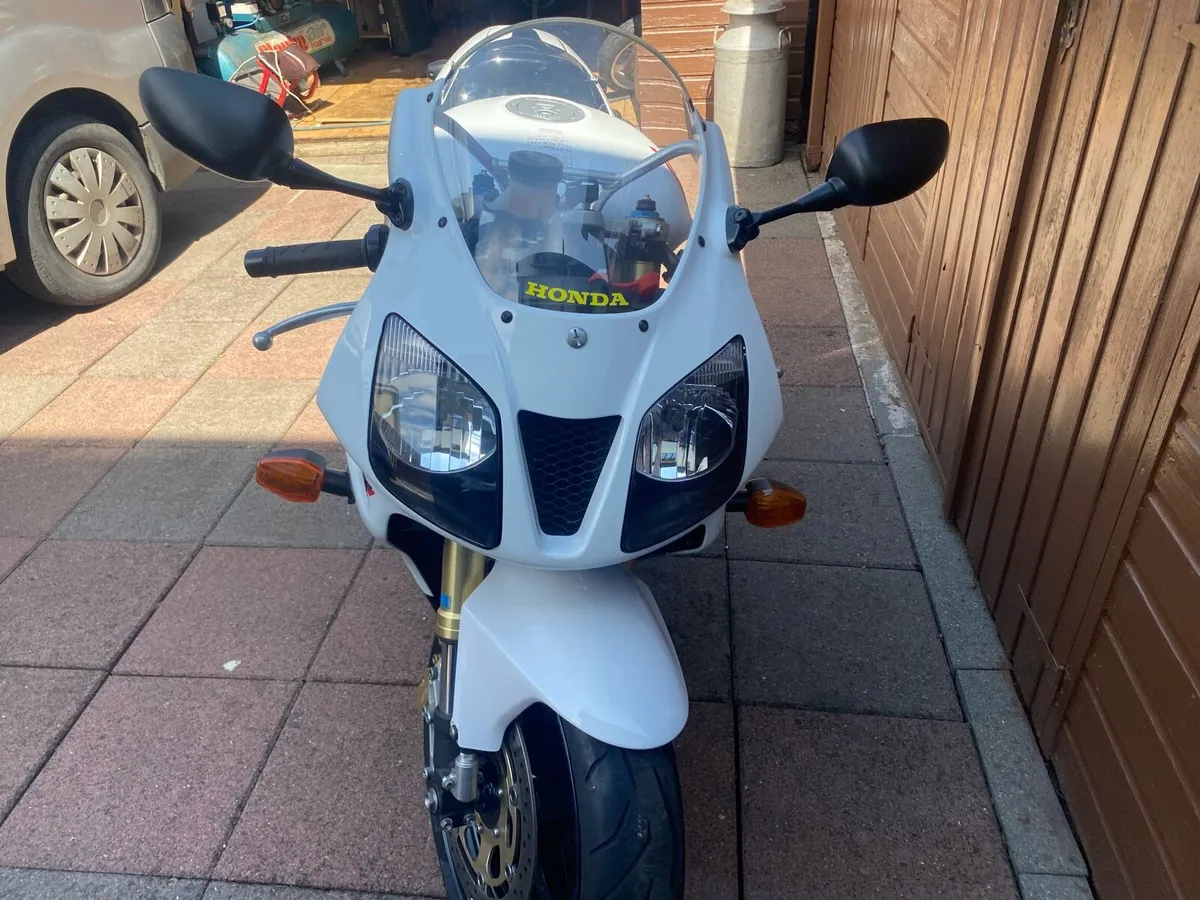 Honda VTR1000 SP2 - Image 3