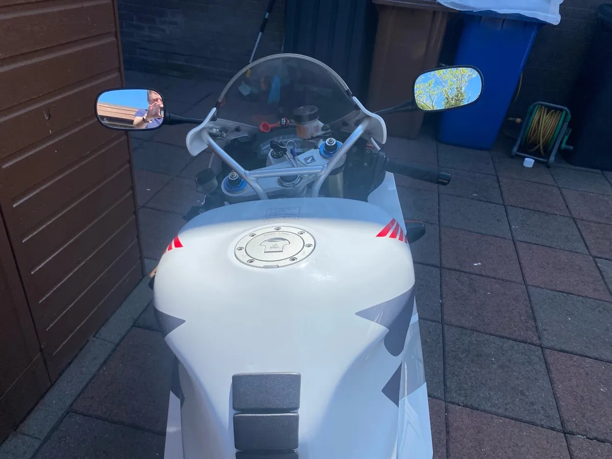 Honda VTR1000 SP2 - Image 4