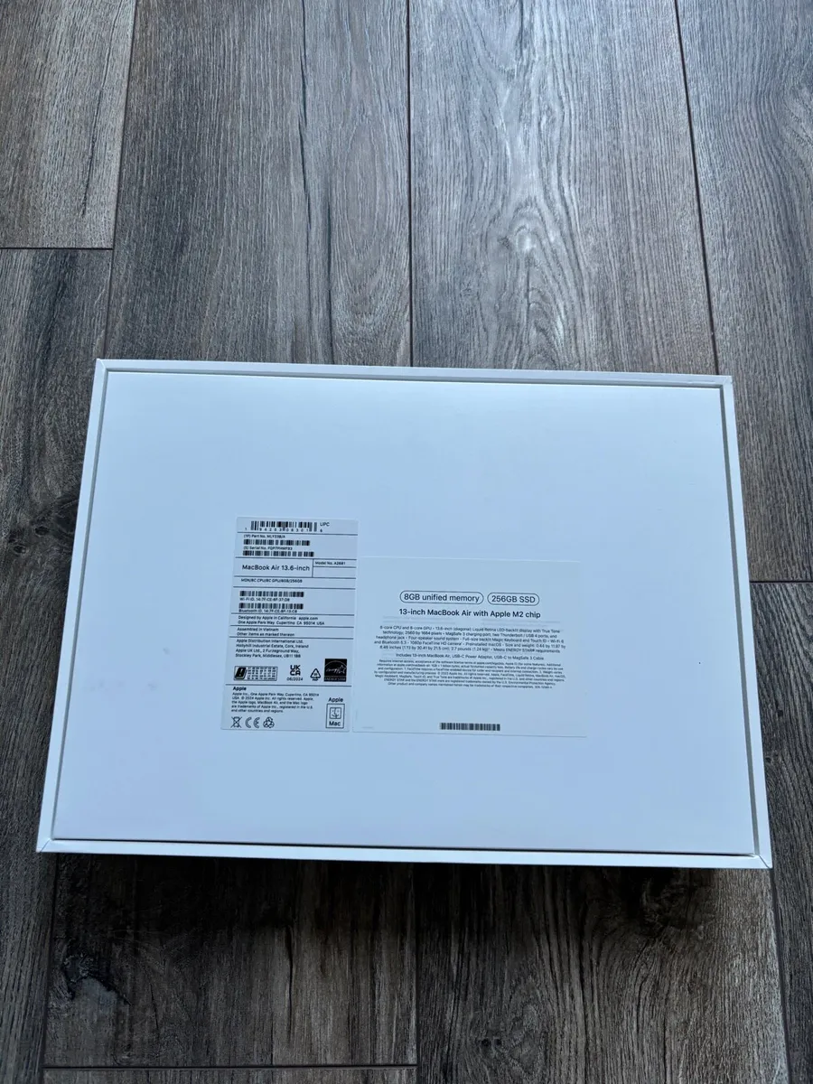 Macbook Air M2 - Image 4