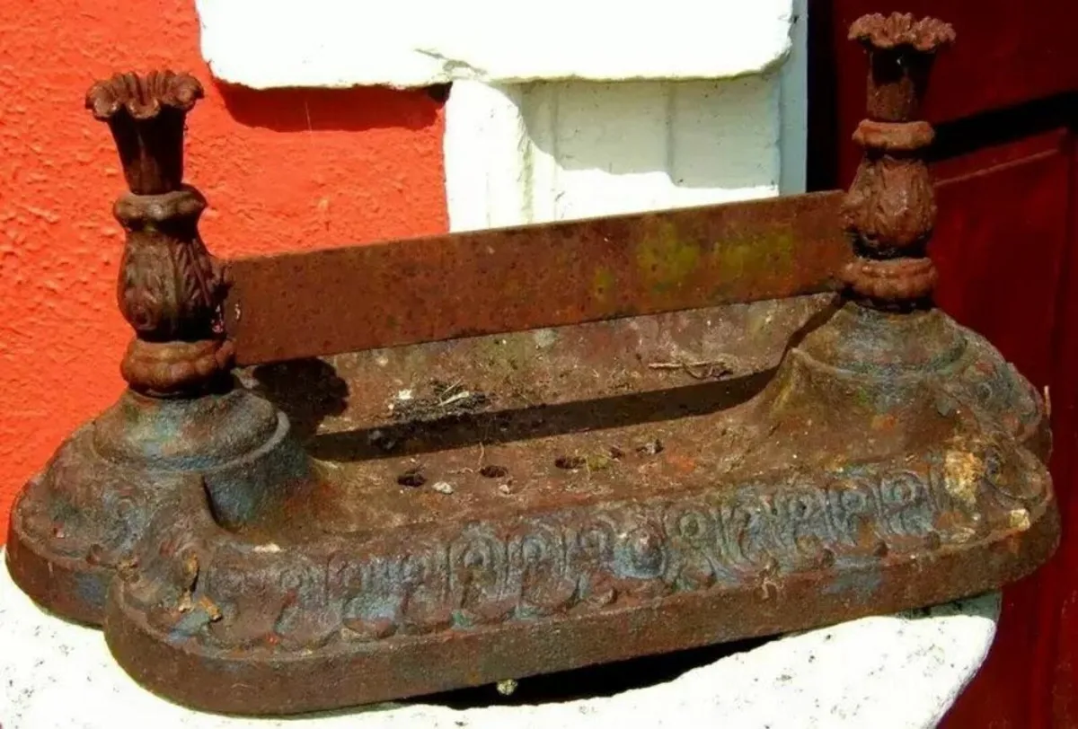 Vintage Cast Iron Boot Scraper - Image 4