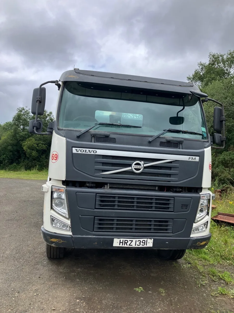 Volvo Fm 420 8 Wheel  steel tipper 2014 - Image 1
