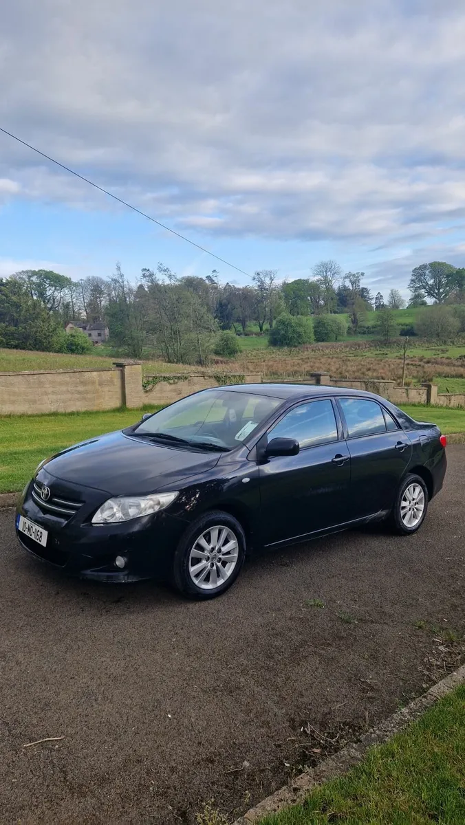 Toyota Corolla 2010 - Image 2