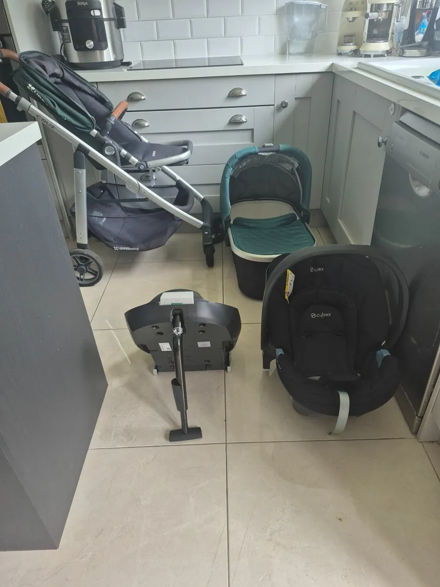 Uppa Baby Travel System Baby Bundle - Image 4