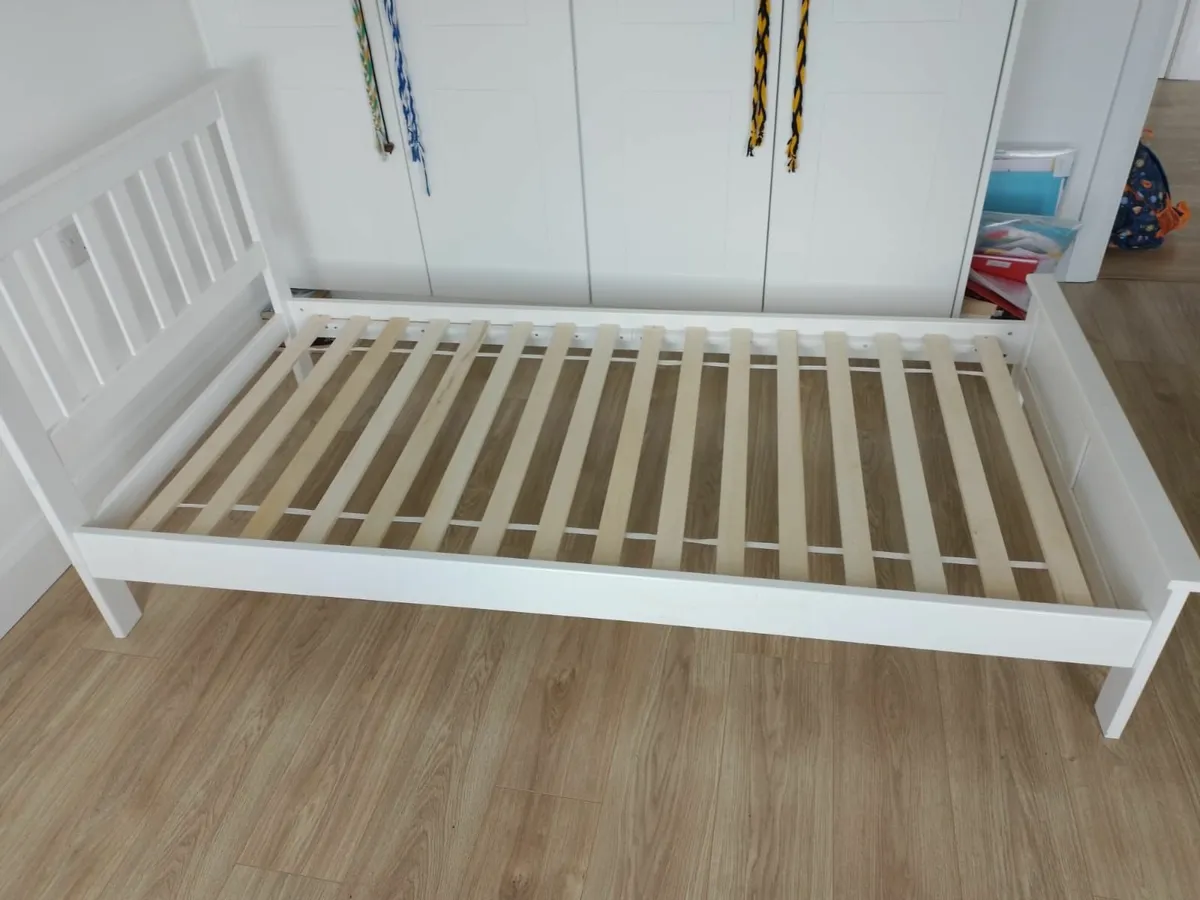 Single bed & mattress - Image 1