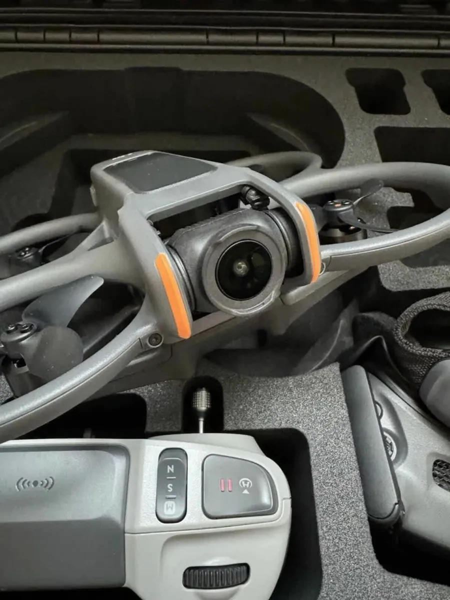 DJI Avata 2 FPV Drone, Goggles and remote control - Image 3