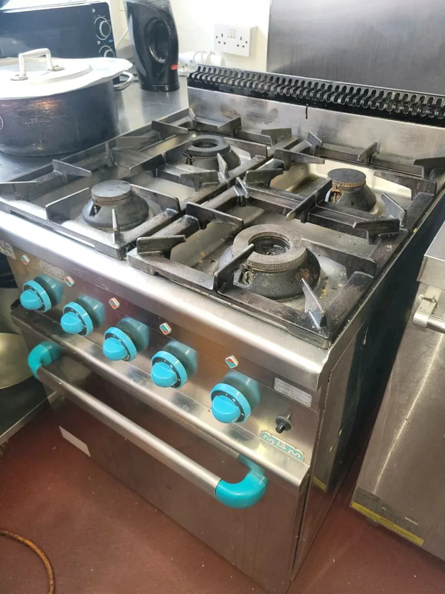 Cooker 4 Burner LP Gas Range Oven MBM - Image 1