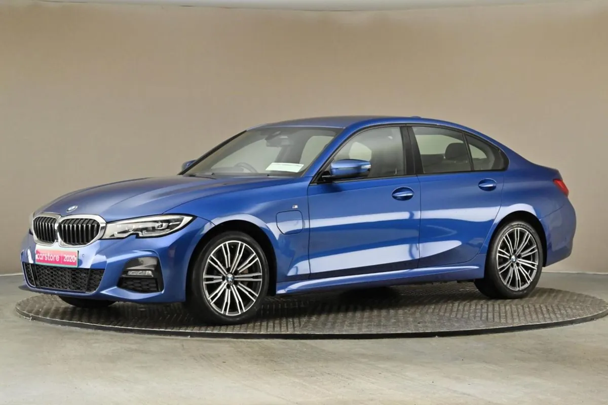 BMW 3 Series 330E M Sport  head-up Display - Image 4