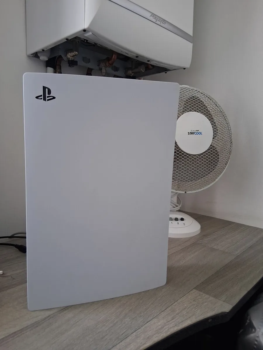 Ps5 bundle - Image 4