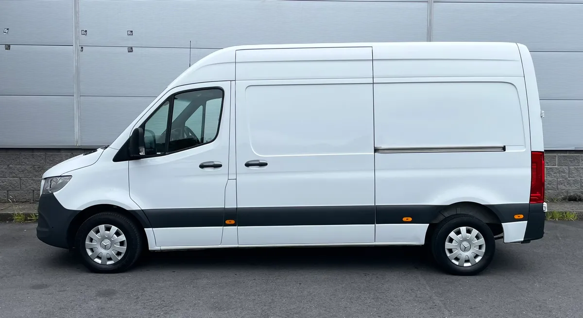 Sprinter 315/39 Premium AC Etc Straight Deal Price - Image 4