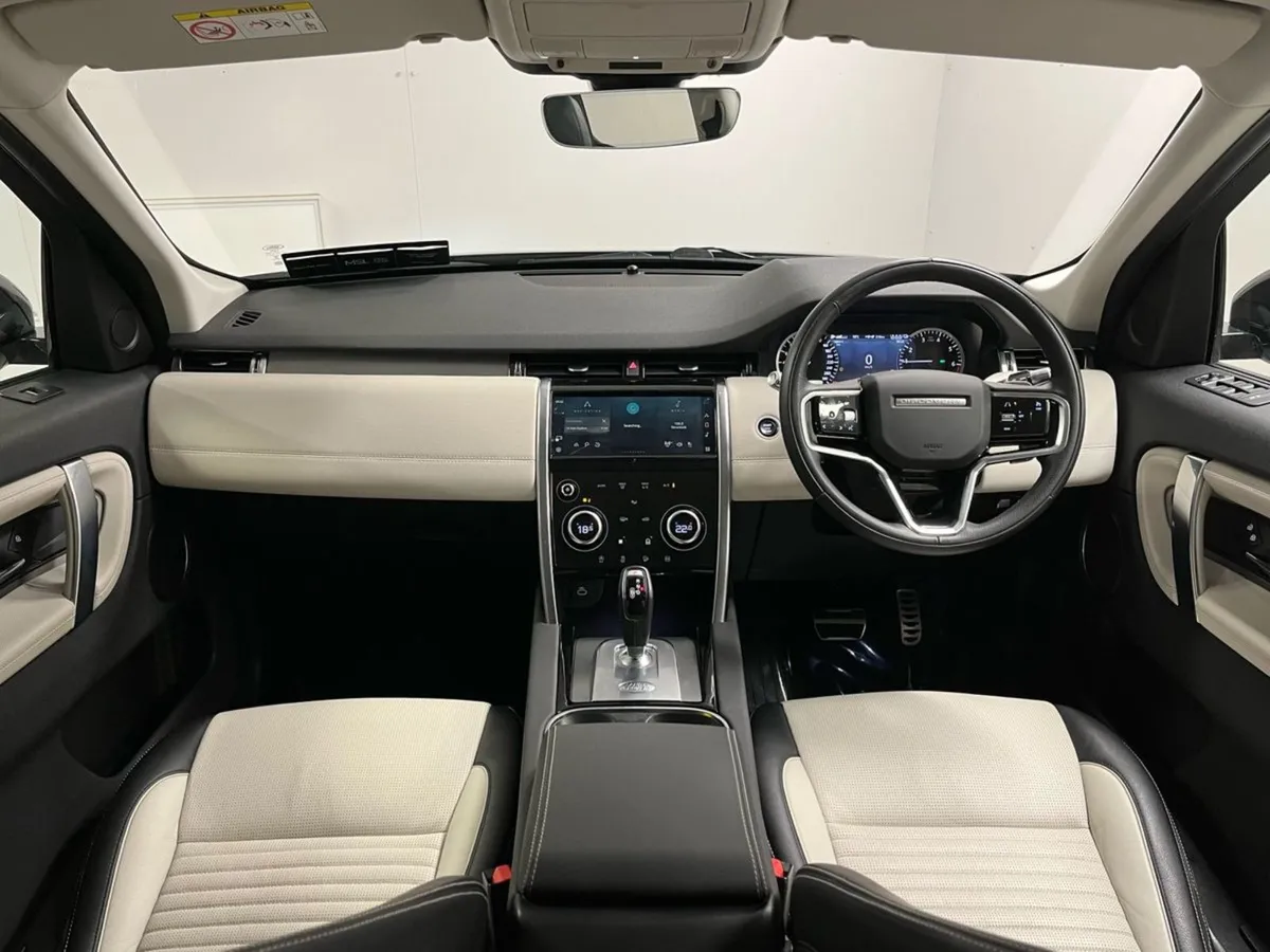 Land Rover Discovery Sport I3 1.5 Phev 300PS AWD - Image 4